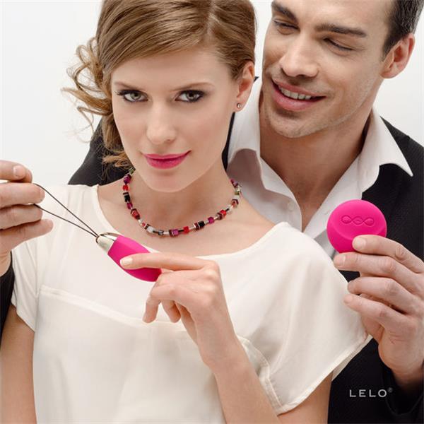 LYLA 2 INSIGNIA DESIGN EDITION FUCHSIA MASSAGER EGG