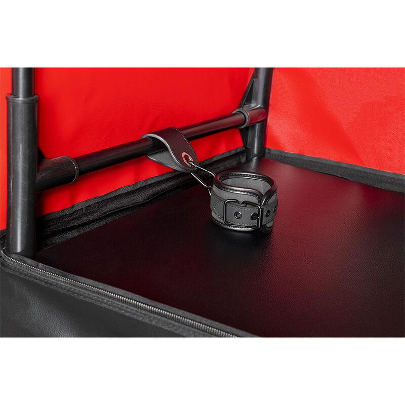 KINK CLUB CABINA BUKKAKE CRNA & CRVENA