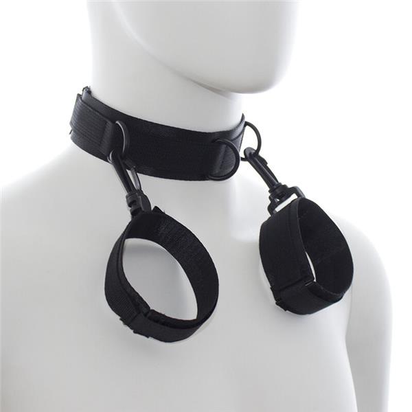 NYLON HANDCUFFS AND COLLAR