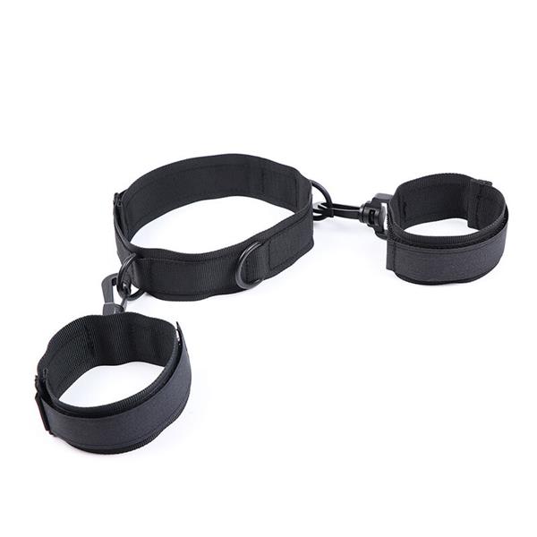 NYLON HANDCUFFS AND COLLAR